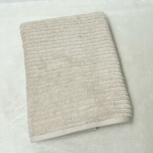Pottery Barn Classic Ribbed towel